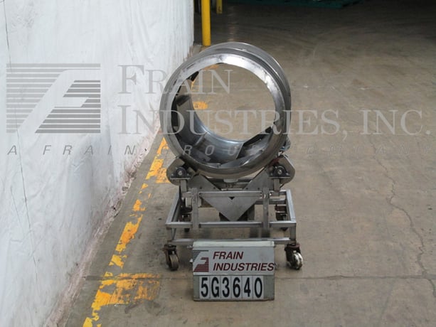 Stainless Steel portable flo-thru tumbler, 32" diameter x 52" long, 28" diameter feed opening, mounted on - Image 4
