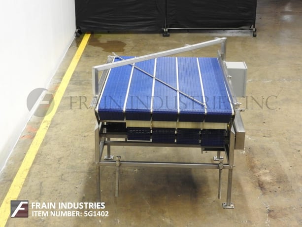 42" W x 68" L Stainless Steel, 5-lane accumulation table, 1-1/4"H adjustable product arm, 3-1/2"H guide rails - Image 3