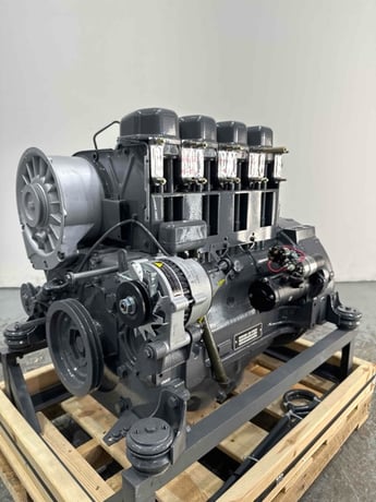 51 HP Deutz #4L912, complete, new surplus, never used - Image 1