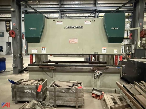 350 Ton, Accurpress #435012, hydraulic press brake, 12' overall, 126" between housing, 12" stroke, 10"-20" - Image 1