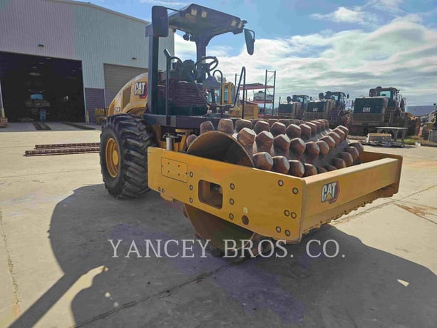 Caterpillar CP54B, Vibratory Single Drum Pad, 1074 hours, S/N: P5400369, 2022 - Image 3