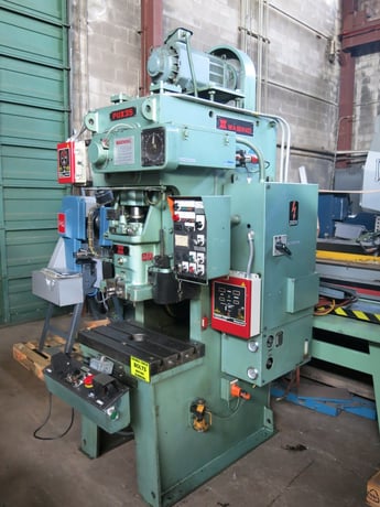 35 Ton, Wasino #PUX35, punch press, 90mm stroke, 240mm die height, 55mm adjustment, 60-120 SPM - Image 2
