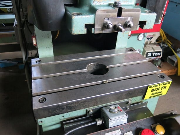 35 Ton, Wasino #PUX35, punch press, 90mm stroke, 240mm die height, 55mm adjustment, 60-120 SPM - Image 3