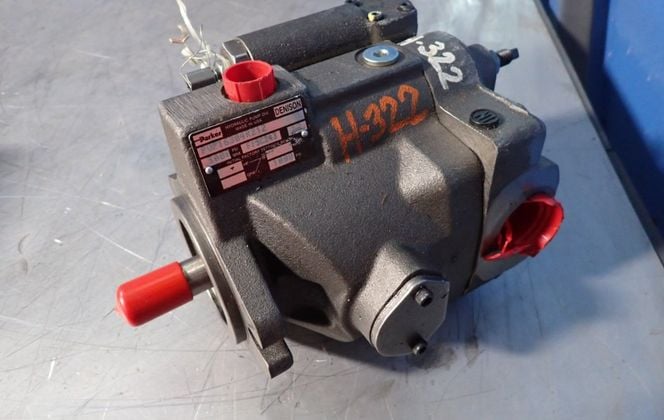 Parker #PVP16304R212, Piston Pump, 3000 psi - Image 1