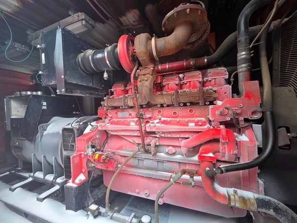 800 KW Cummins, diesel generator set, 347/600 Volts, 3-phase, 1220 HP @ 1800 RPM, QSK23-G7 NR2 engine, 2008 - Image 2