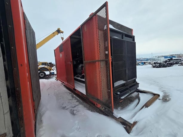 800 KW Cummins, diesel generator set, 347/600 Volts, 3-phase, 1220 HP @ 1800 RPM, QSK23-G7 NR2 engine, 2008 - Image 8