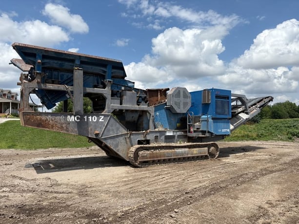 Kleemann #MC110Z, concrete jaw crusher, 330 t/hr capacity - Image 1