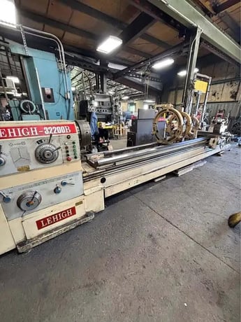 32"/44" x 200" Lehigh #32200B, heavy duty gap engine lathe, 15" 3-jaw chuck, 5" hole, 4-way toolpost, D1-11 - Image 1