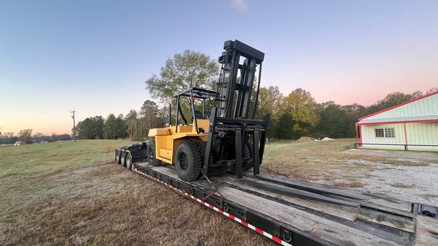 33000 lb. Caterpillar #DP150, Forklift, 2-Stage Mast, 96" Forks - Image 4