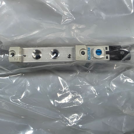 Festo #VUVG-L10-M52-RZT-M7-5R8L, 564212,, Air solenoid valve, Lot of 30, New - Image 4