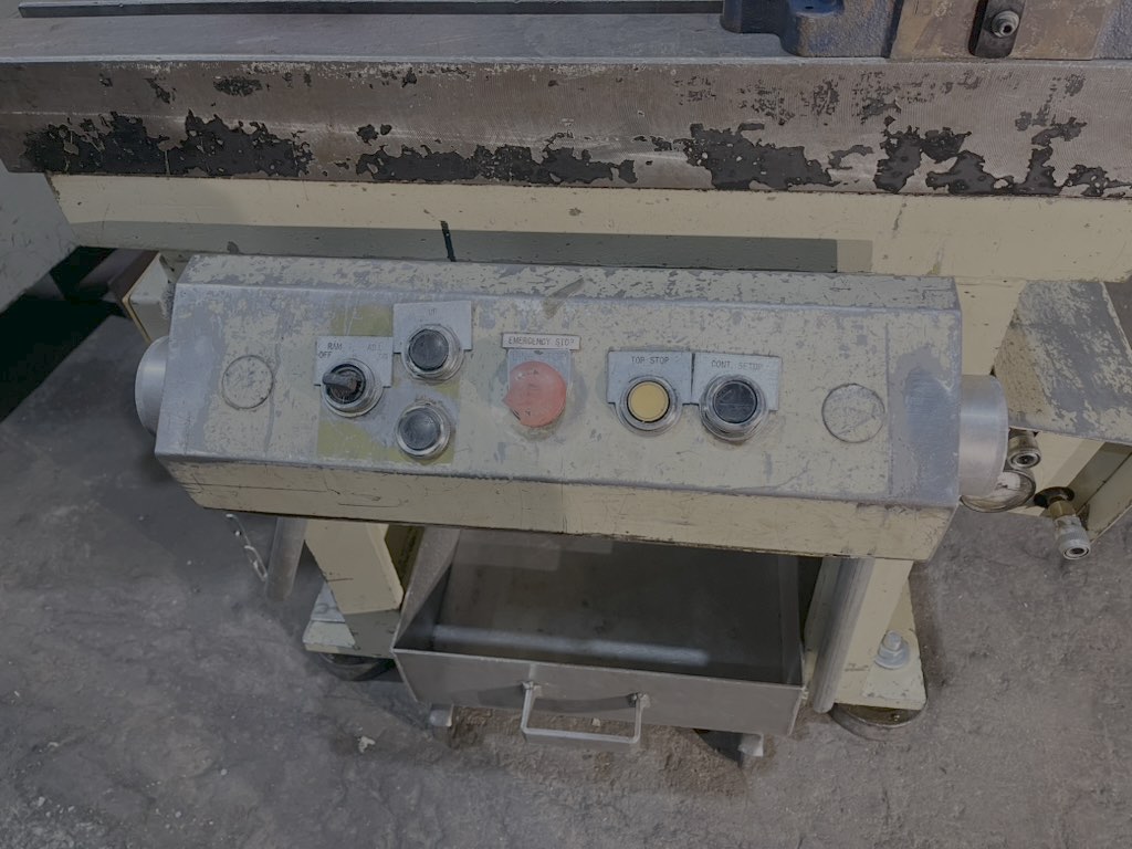 45 Ton, Komatsu #OBS-45-2, Gap Frame Press, 31.5" bed, 15.7" slide, 9.8" open height, 3.9" stroke, 80 SPM, 15 - Image 4