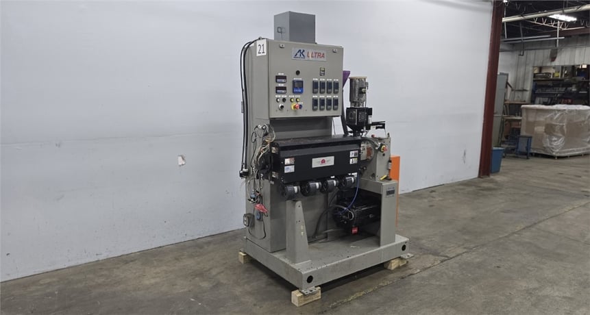 1.25" American Kuhne, extruder, 30:1 L/D ratio, 42" centerline, rectangular feed throat, Eurotherm 3208 temp - Image 2