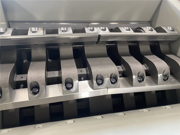 31" x 45" New Zerma #GHS800/1200, heavy duty granulator, S7-3, 7 knife rotor, 180 HP - Image 9