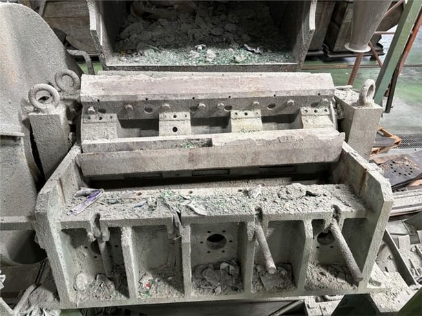 32" x 48" Sorema Previero #MU812H, wet granulator, 150 KW, 6 fly knives, 2 bed knives, 2011 - Image 9