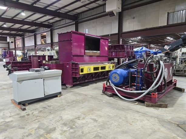 Promeco #KR2600, single shaft hydraulic shredder, 300 HP - Image 1