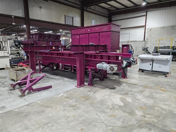 Promeco #KR2600, single shaft hydraulic shredder, 300 HP - Image 2