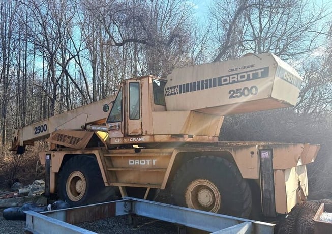 Drott #2500, 25 ton, hydraulic rough terrain crane - Image 1