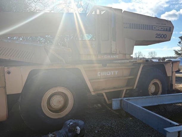 Drott #2500, 25 ton, hydraulic rough terrain crane - Image 6