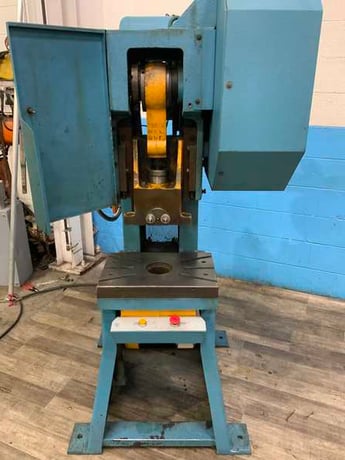20 Ton, Heim #20A, OBI punch press, 2-1/2" stroke, 10" Shut Height, air clutch, 145 SPM, 2 HP, 1988 - Image 10