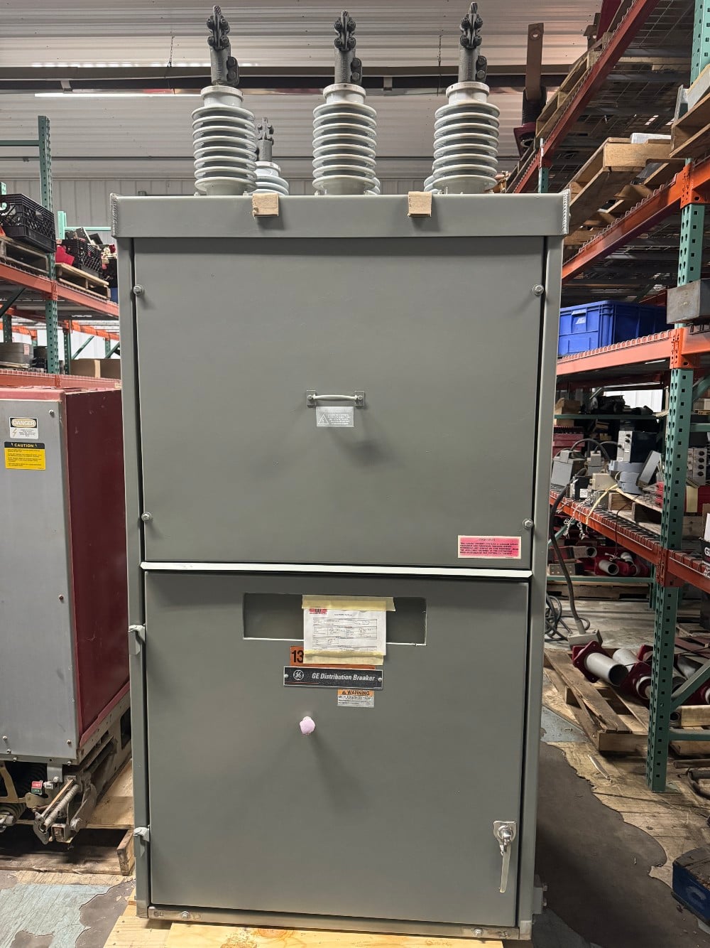 1200 Amps, General Electric Substation Breaker 15.5 KV - Image 1