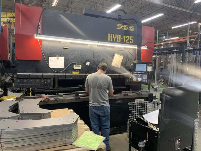 138 Ton, Toyokoki #HYB-125-30, hydraulic brake,multi-axis CNC Control, 9.1' overall, 100" between housing - Image 1