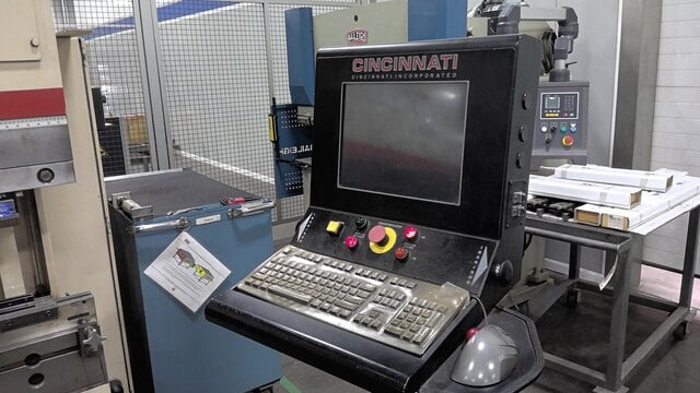 175 Ton, Cincinnati #1750AF10-Plus-Autoform, CNC Hydraulic Press Brake, 144" bed & ram, 126.5" between - Image 2