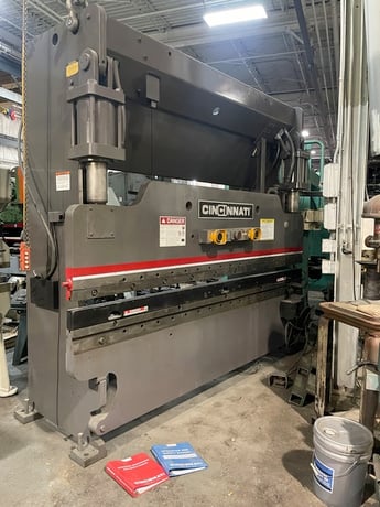 90 Ton, Cincinnati #90CB, hydraulic press brake, 10' overall, 102" between housing, 8" stroke, 7" throat, 15" - Image 1