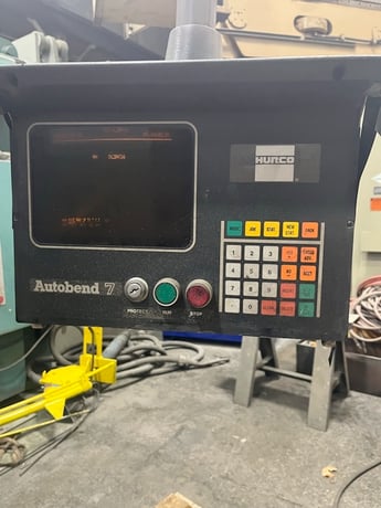 230 Ton, Cincinnati #230FM, hydraulic press brake, 12' overall, 126-3/4" between housing, 10" stroke, 35 HP - Image 3