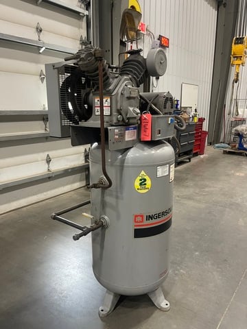 Ingersoll Rand #T30, Air Compressor, Vertical Receiver Tank, 7.5 HP, 3PH - Image 2