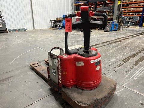 Raymond, Electric Pallet Jack w/ Charger, 6000 lb. capacity, 24 Volt - Image 4