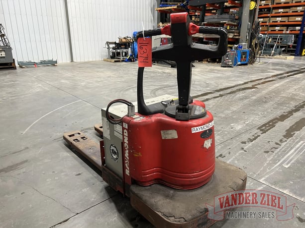 Raymond, Electric Pallet Jack w/ Charger, 6000 lb. capacity, 24 Volt - Image 4