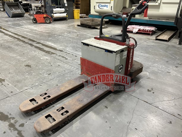 Raymond, Electric Pallet Jack w/ Charger, 6000 lb. capacity, 24 Volt - Image 5