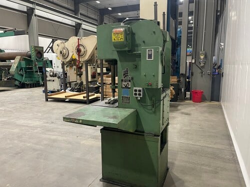 8 Ton, Denison, Hydraulic Multipress, 12" stroke, 2.25" ram diameter, 7" throat, 18" daylight, 9 GPM pump - Image 5