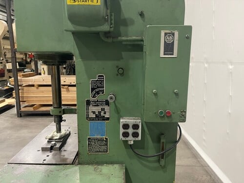 8 Ton, Denison, Hydraulic Multipress, 12" stroke, 2.25" ram diameter, 7" throat, 18" daylight, 9 GPM pump - Image 9