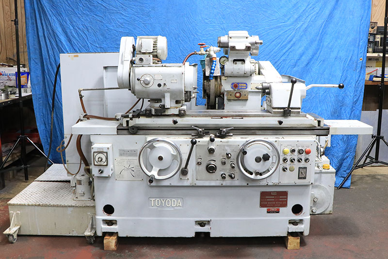 12.6" x 20" Toyoda #GUP32X50, universal id/OD cylindrical grinder, 14" x 2" x 5" wheel, swing down ID - Image 3