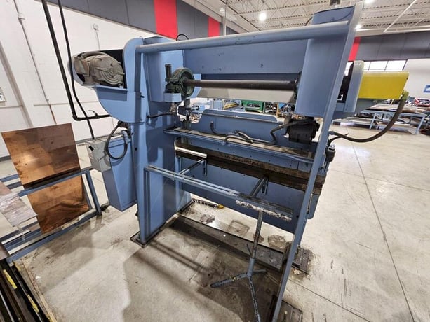 45 Ton, Chicago #56-A, mechanical press brake, 6' overall, 62" between housing, 3" stroke, 12" Shut Height - Image 4