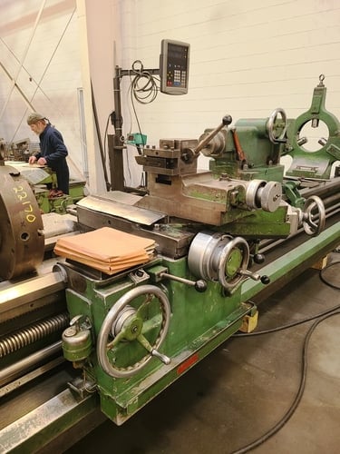 35" x 144" Monarch, Engine Lathe, 19.5" swing over cross slide, 18" 3-jaw chuck, 3-1/8" bore, D1-8 Camlock - Image 3