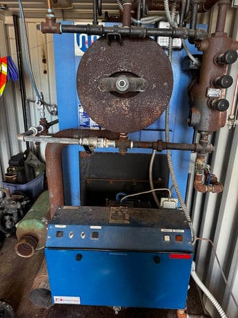 Unilux #2F-100-HS, Flexible Water Tube Steam Boiler, 28 HP 150 PSI, 165 sq.ft., 1650 PPH, in 20-Foot - Image 1