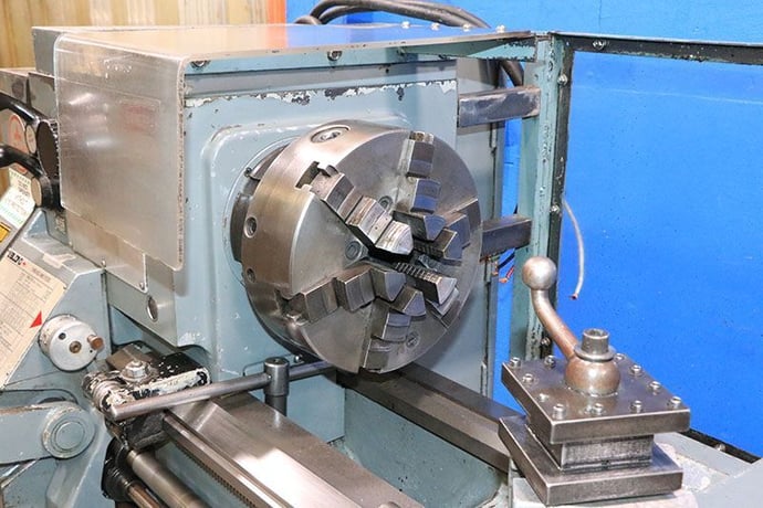 15.5" x 30" Leblond #15X30, Servo Shift Engine Lathe, 2.25" bore, 1800 RPM, 5 HP, 6 jaw 10" chuck, 9.5" swing - Image 4