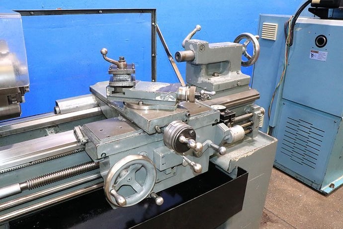 15.5" x 30" Leblond #15X30, Servo Shift Engine Lathe, 2.25" bore, 1800 RPM, 5 HP, 6 jaw 10" chuck, 9.5" swing - Image 6