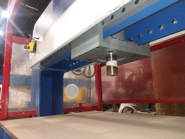 50 Ton, Hydraulic Press, 16" stroke, 72" x 36" bed, emergency stop button - Image 3