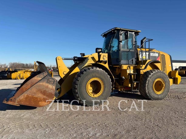 Cat 950M, Wheel Loader, 4026 hours, S/N: EMB00623, 2015 - Image 1