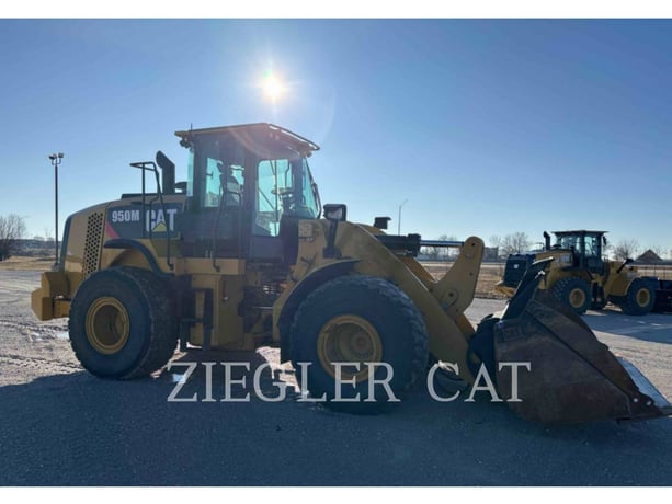 Cat 950M, Wheel Loader, 4026 hours, S/N: EMB00623, 2015 - Image 2