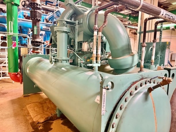 850 Ton, York #YKKSKSH9 CUG MaxE, centrifugal chiller, 2017 - Image 3