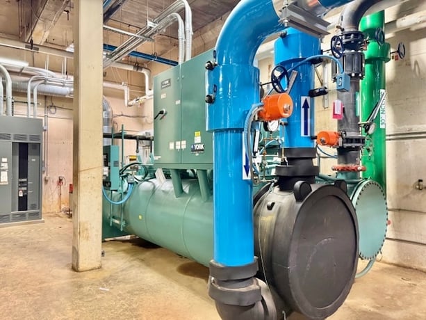 850 Ton, York #YKKSKSH9 CUG MaxE, centrifugal chiller, 2017 - Image 6