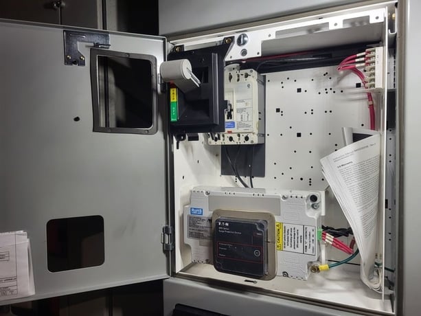 Eaton, MCC Unit, 600 Volt Breaker w/ Surge Protective Device - Image 2
