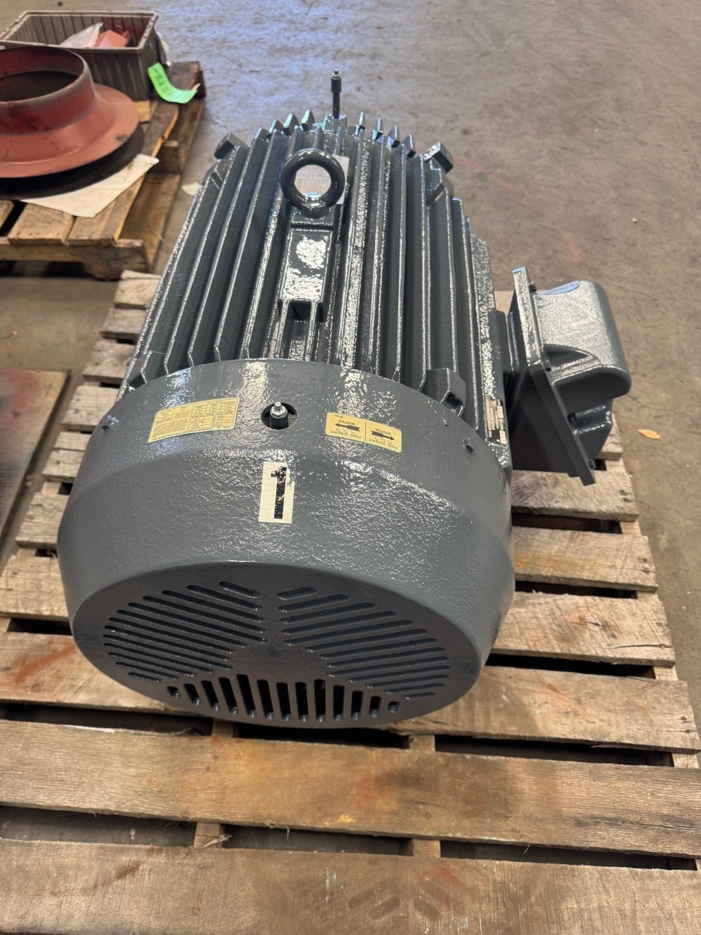 100 HP 3560 RPM Toshiba, Frame 405TS, TEFC, 460 Volts, 112a, type: tkkh, REFURBISHED - Image 5