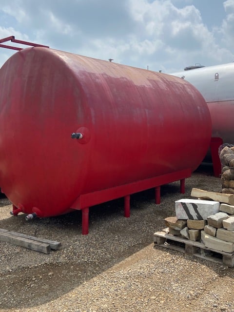 4000 gallon Stainless Steel Insulated Horizontal Storage Tank - Image 3