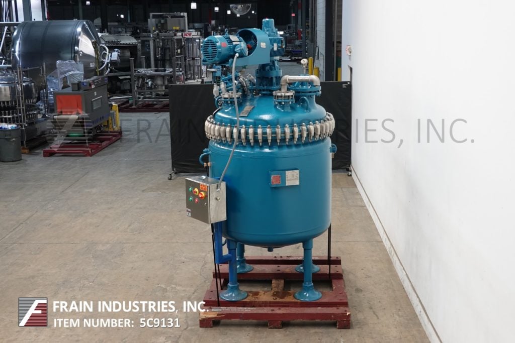 300 gallon Pfaudler Robbins Meyers, glass lined reactor, 100/90 psi, jacketed, clamped top head, dished bottom - Image 3
