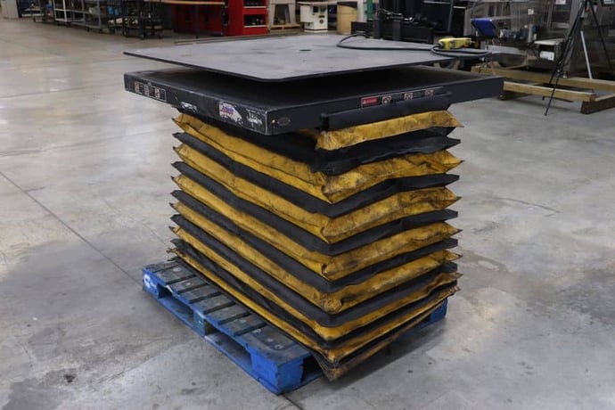 2500 lb. Autoquip, hydraulic lift table, hand Control, 11"-47" height - Image 4